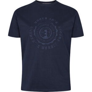 North 56°4 t-shirt med stort broderi på brystet marine blå TALL