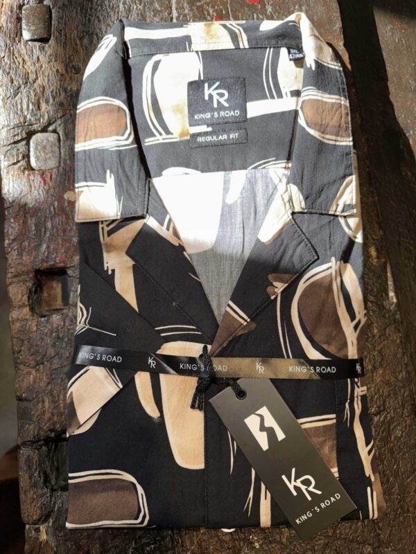 Kings Road comfort fit kort ærmet skjorte med møster og cuba flip