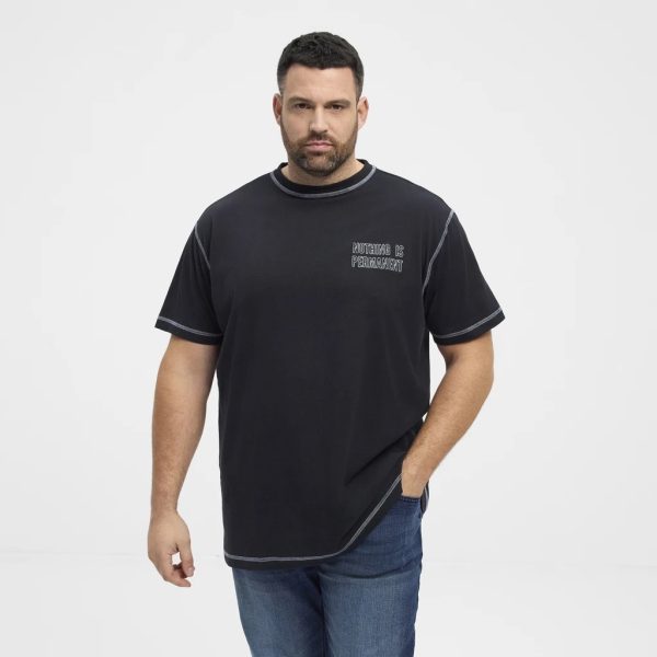 North Latitude T-shirt med kontrastsyninger og lille teksttryk foran sort - Billede 2