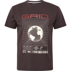 Vinterinspireret T-shirt med klassisk Coca-Cola-print. Lavet af bomuld med en afslappet pasform. • Lavet af 100% bomuld • Print foran med licenseret motiv • Klassisk pasform og rund hals • Behagelig og blød kvalitet • Vask ved 40 grader Modellen har størrelse 3XL på.
