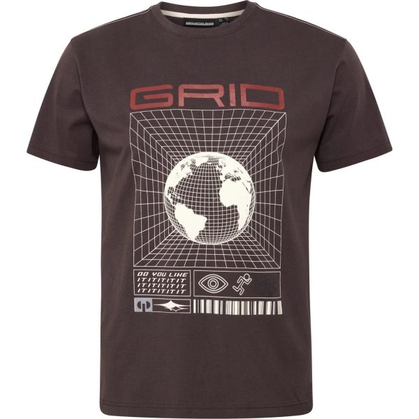 Vinterinspireret T-shirt med klassisk Coca-Cola-print. Lavet af bomuld med en afslappet pasform. • Lavet af 100% bomuld • Print foran med licenseret motiv • Klassisk pasform og rund hals • Behagelig og blød kvalitet • Vask ved 40 grader Modellen har størrelse 3XL på.