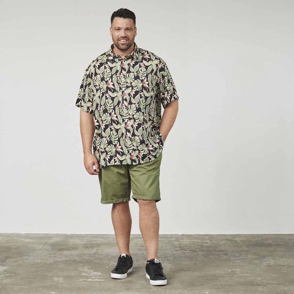 NORTH latitude skjorte kort ærmer i 100% bamboo med grønne palme blade