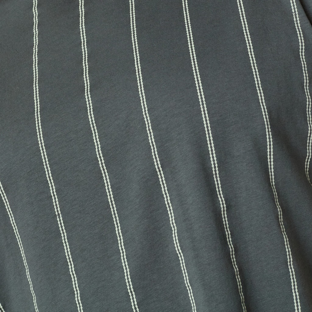 T-shirt fra North Latitude med lodrette striber mørk duset grøn – Bild 3