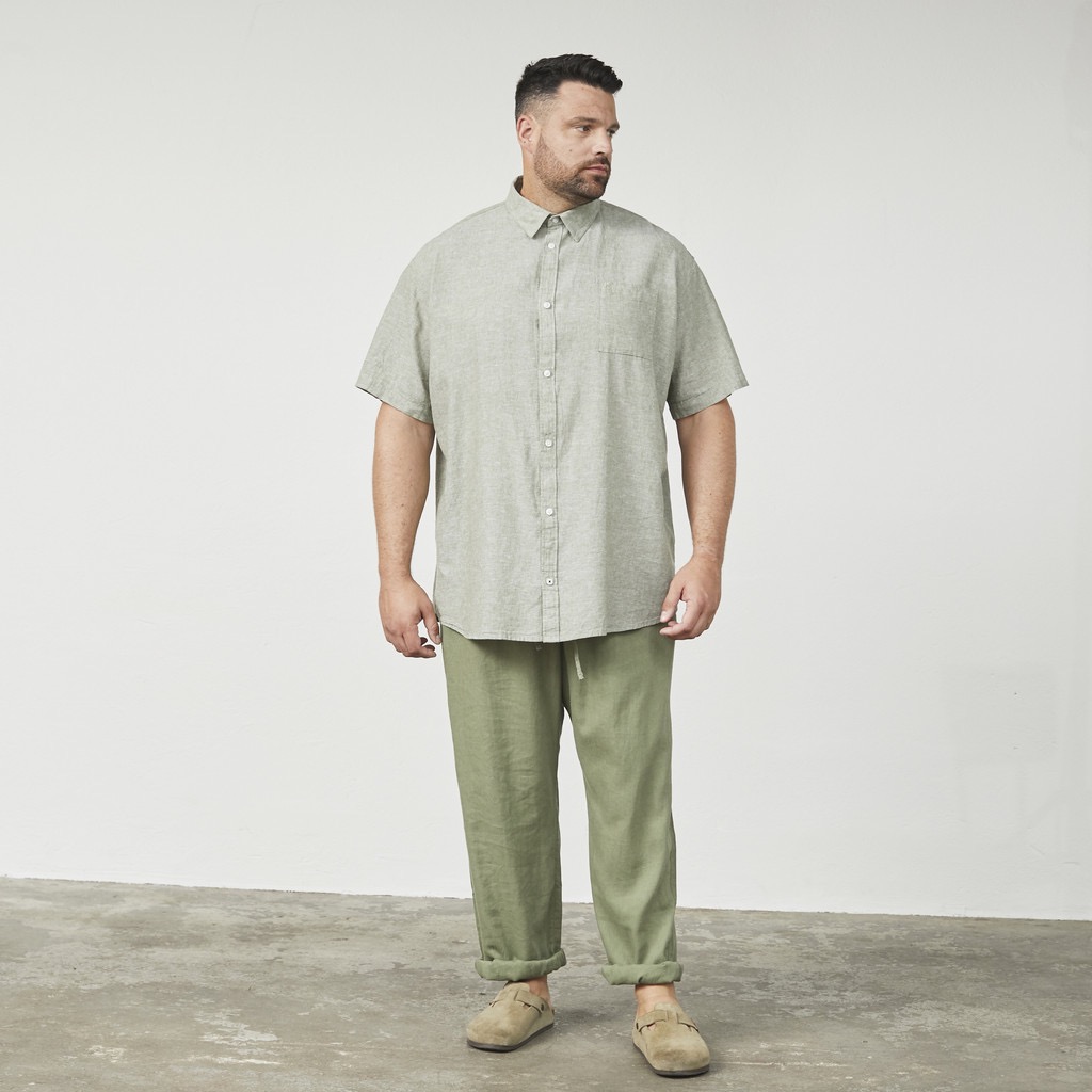 North Latitude Chino Leinenhose mit schrägen Taschen elastischer Bund olivgrün